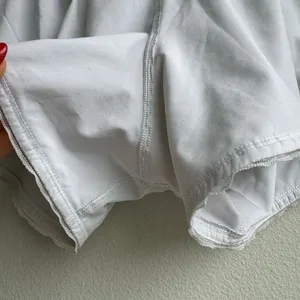 Lululemon Seek The Heat Short II 2.5" White Mesh Lining Size 8 Medium Light thumbnail 3