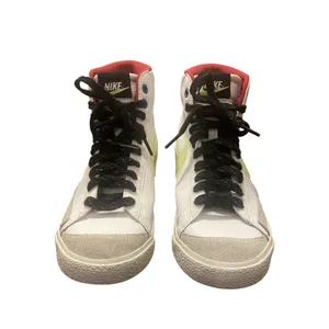 Nike Blazer Mid‎ 77 Youth Size 6.5Y White/Hyper Royal Volt/Hibiscus DV2234-100 thumbnail 2