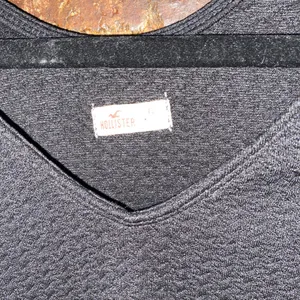 Hollister Black Knit Short Sleeve V-Neck A-Line Fit & Flare Mini Dress Size XS thumbnail 4