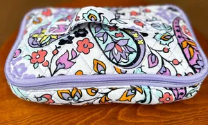 Vera Bradley Make up organizer thumbnail 1