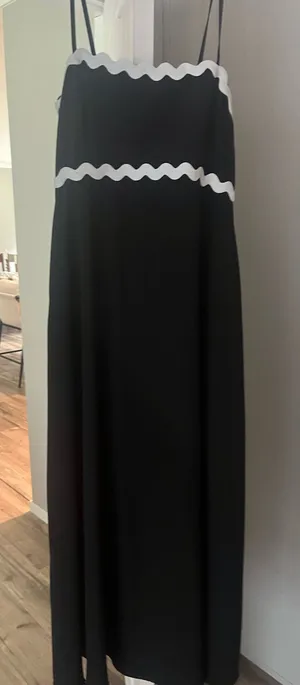 Amazon Dress thumbnail 1