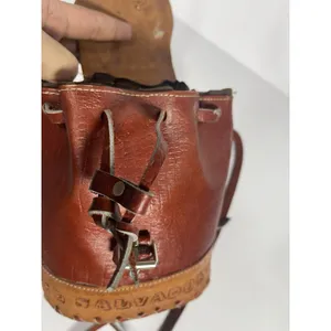 Vintage Women’s Brown/Tan Tooled Leather Backpack Bucket Bag, El Salvador thumbnail 10