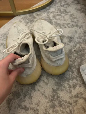 Yeezy 350 Boost thumbnail 3