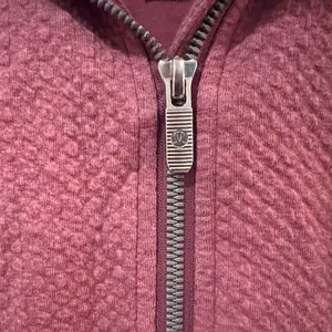 Lululemon Catch‎ a Moment Zip Hoodie Sweatshirt in Heathered So Merlot Size 2 thumbnail 7