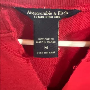 Abercrombie & Fitch Red Sweatshirt thumbnail 2