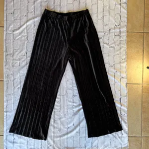 Cable & Gauge Velvet Black Whimsigoth Pull on Pants Large Gothic Pleated Holiday thumbnail 5