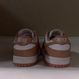 Nike Dunk Low Size: 7 thumbnail 5