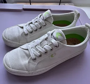Cariuma‎ OCA Low White Canvas Sneakers Women's 6.5 Sustainable Shoes thumbnail 1