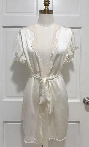 Vintage Ivory Satin Lace Trim Robe with Flutter Sleeves Romantic Bridal NWT S thumbnail 1