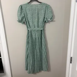 Fashion Floral Pleated Midi Dress Green Purple‎ Ditsy Puff Sleeve V-Neck Size M thumbnail 7