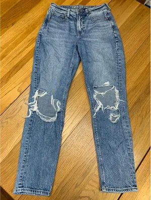 American Eagle Strigid Mom Jeans Womens 4 Regular Distressed Medium‎ Wash Blue thumbnail 1
