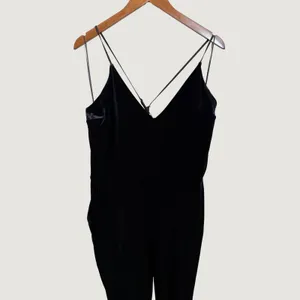 Express Black Velvet V-Neck Double Strap Jumpsuit XL 941332 thumbnail 8
