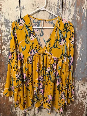 Free People Bella Gold Yellow Floral print tunic top size XS thumbnail 1