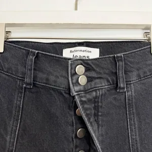 Reformation Charlie Jeans Size 24 Dark Faded Black Seamed Button Fly Alternative thumbnail 5