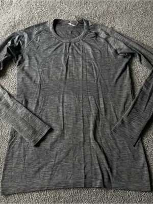 Lululemon athletica Swiftly Heathered Gray Long-sleeves Size 12 thumbnail 1