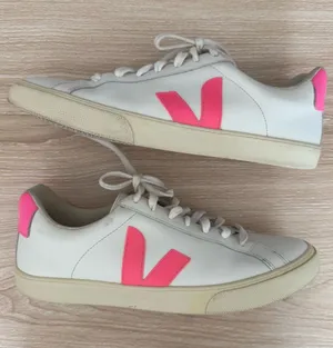 Veja Women’s 10 Esplar Low Sneakers Leather Pink White thumbnail 1