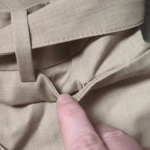 White House Black Market Tan Taper Ankle Belted Pants Size 8R thumbnail 4