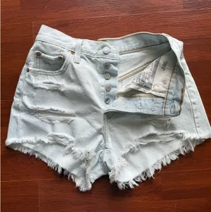 Levi’s 501 Shorts thumbnail 1