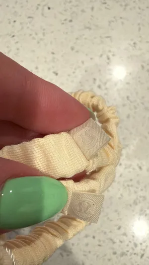 Lululemon 2pk of Skinny scrunchies/hair ties thumbnail 2