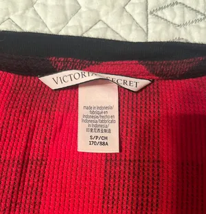 Victoria's Secret Flannel Pjs thumbnail 5