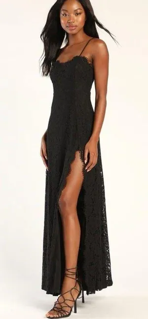Updated Elegance Lace Maxi Dress in Black sz M thumbnail 1