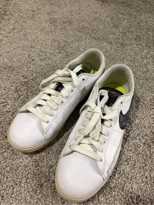 Nike Blazer Low SE Women's Size 7 Wool Pack White Black DA4934-100 thumbnail 3