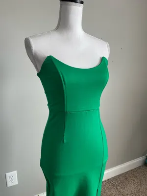 SUPERDOWN | Ryleigh Strapless Kelly Green Column Gown with Front Slit Sz S thumbnail 4