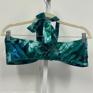 Princess Polly Satin Floral Halter Knot Front Crop Top Size 6 Garden Party thumbnail 2