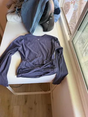 Lululemon Cropped Long Sleeve thumbnail 2
