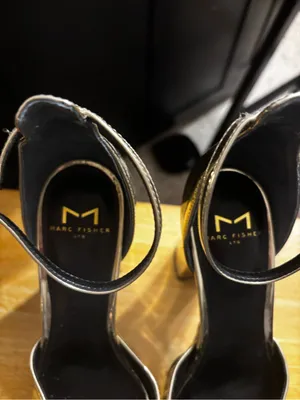 Marc Fisher ltf lucah platform gold heel 7.5 thumbnail 3