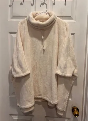 Easel Women Cream Plush Fleece‎ Cowl Neck Poncho Pullover Sweater Large Ivory thumbnail 1