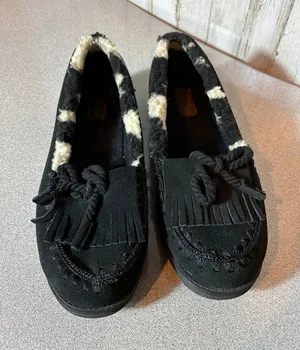 Womens Muk Luks Size 9.5 Flats Suede‎ Upper Moccasins thumbnail 1