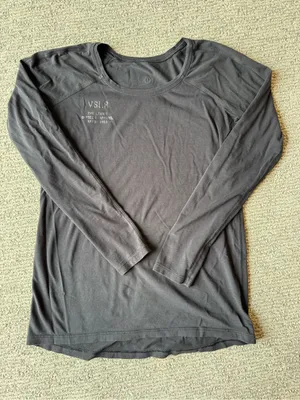 Women's Long Sleeve LuLulemon VSLR Crew Shirt‎ Size 2 thumbnail 1