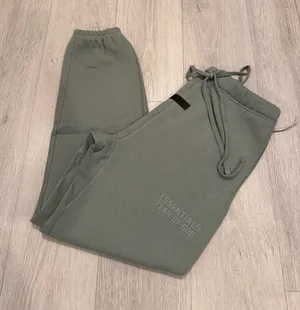 Essential Fear of God sycamore pants S thumbnail 1