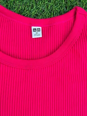Hot pink Uniqlo ribbed tee. thumbnail 7