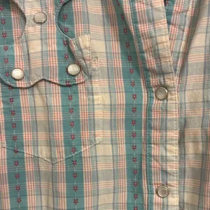 Women’s Wrangler Teal and Cream Plaid Button Down Shirt thumbnail 3