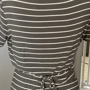 Calvin Klein Dress Sz 12 Striped Short Sleeve Green Olive Knee Length Minimalist thumbnail 10