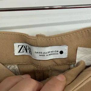 Zara Women’s‎ Khaki Chinos thumbnail 2