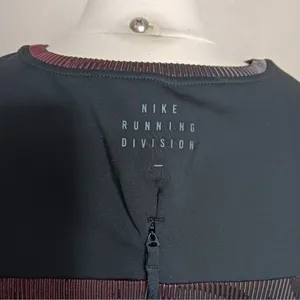 NWOT|Nike‎ Run Division Midlayer Long Sleeve Top C28 thumbnail 10