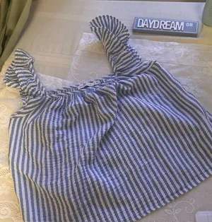 Vineyard Vines Blue and White Striped Ruffled Shoulder Tank Top sz M thumbnail 1