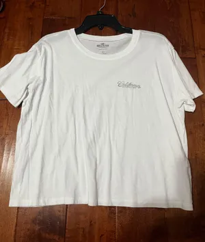 Hollister Basic White Top thumbnail 1