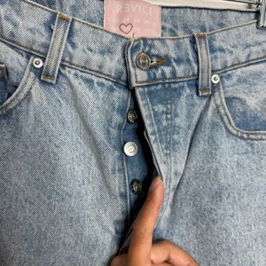 Revice Denim High Waisted Button Fly Jeans Light Wash Size 29 Minimalist Normcore thumbnail 4