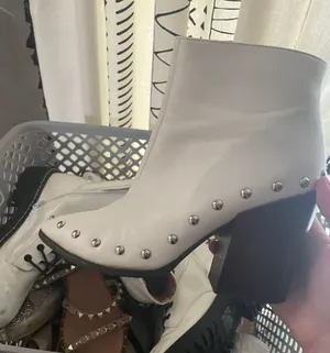 Boots White Size 8 thumbnail 1