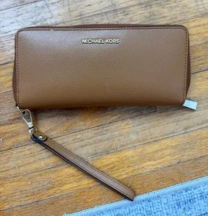 Michael Kors Wallet thumbnail 1