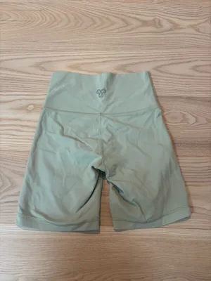 Aritzia Biker Shorts TNA thumbnail 2