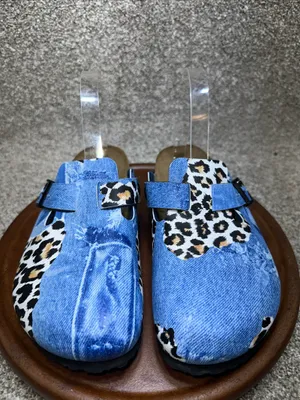 Rare Papillio Blue Denim Animal Print Closed Toe Clogs Womens Size 7 thumbnail 2