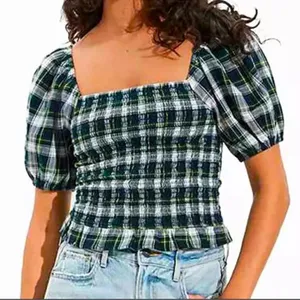 American Eagle NWT Trendy Plaid Puff Sleeve Top Green Navy White Smocked Crop thumbnail 1