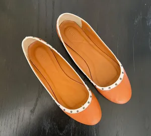 GUC J. CREW Camel Studded Round Toe Flats thumbnail 1