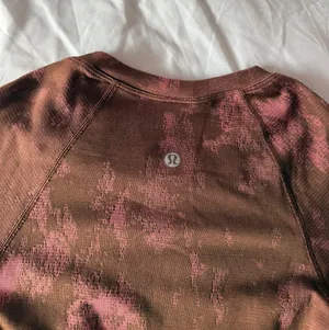 Lululemon Roasted Brown / Brier Rose Swiftly Tech Long Sleeve Shirt Size 2 thumbnail 3