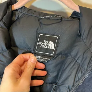 The North Face Women’s Navy Blue‎ Parka Coat Medium Puffer thumbnail 3